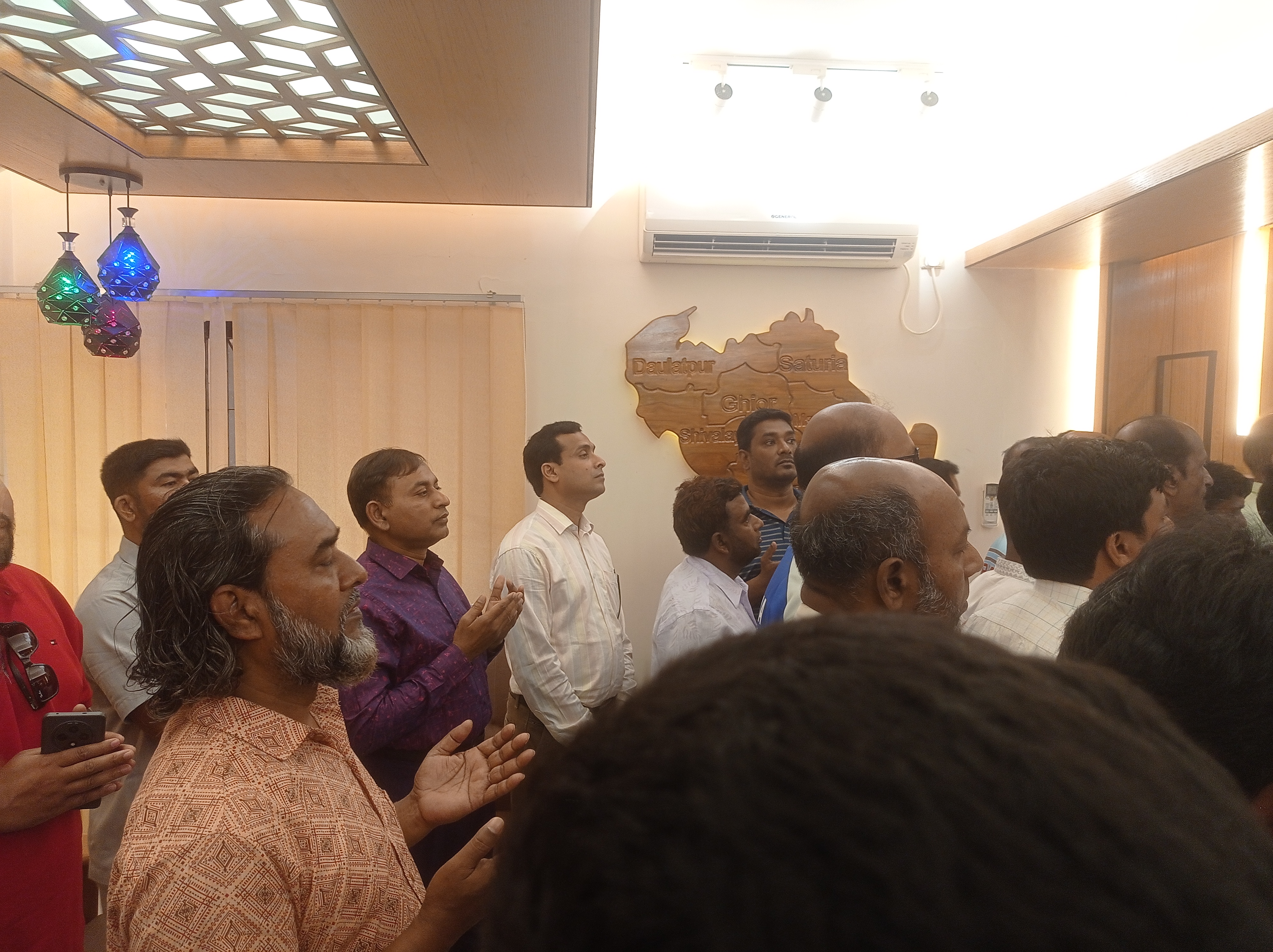 প্রশাসকের যোগদান