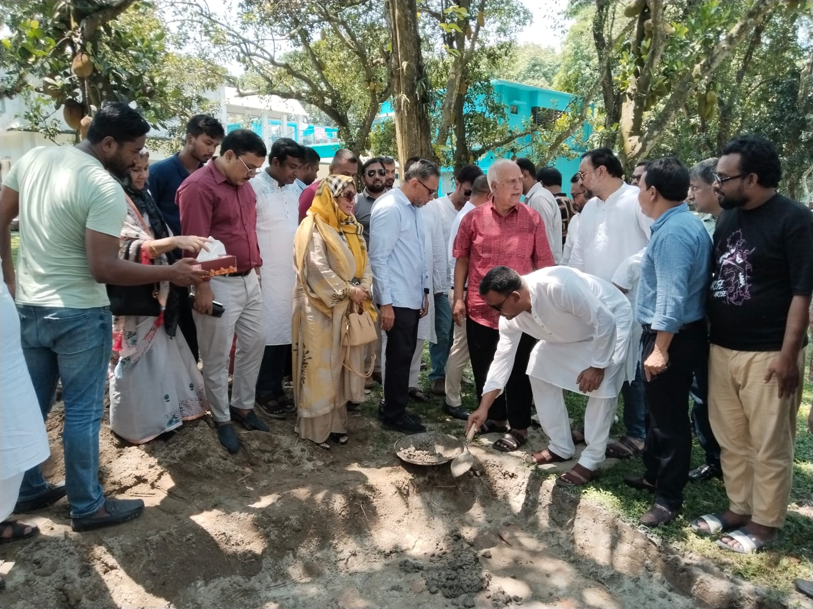 আর্থিক সাহায্য